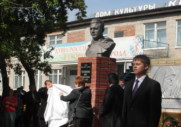 Погода в черновке. Черновская школа Кочковского района. Село Черновка Новосибирской области Кочковского района. Памятники села Черновского. Поселок Республиканский Кочковского района Новосибирской.