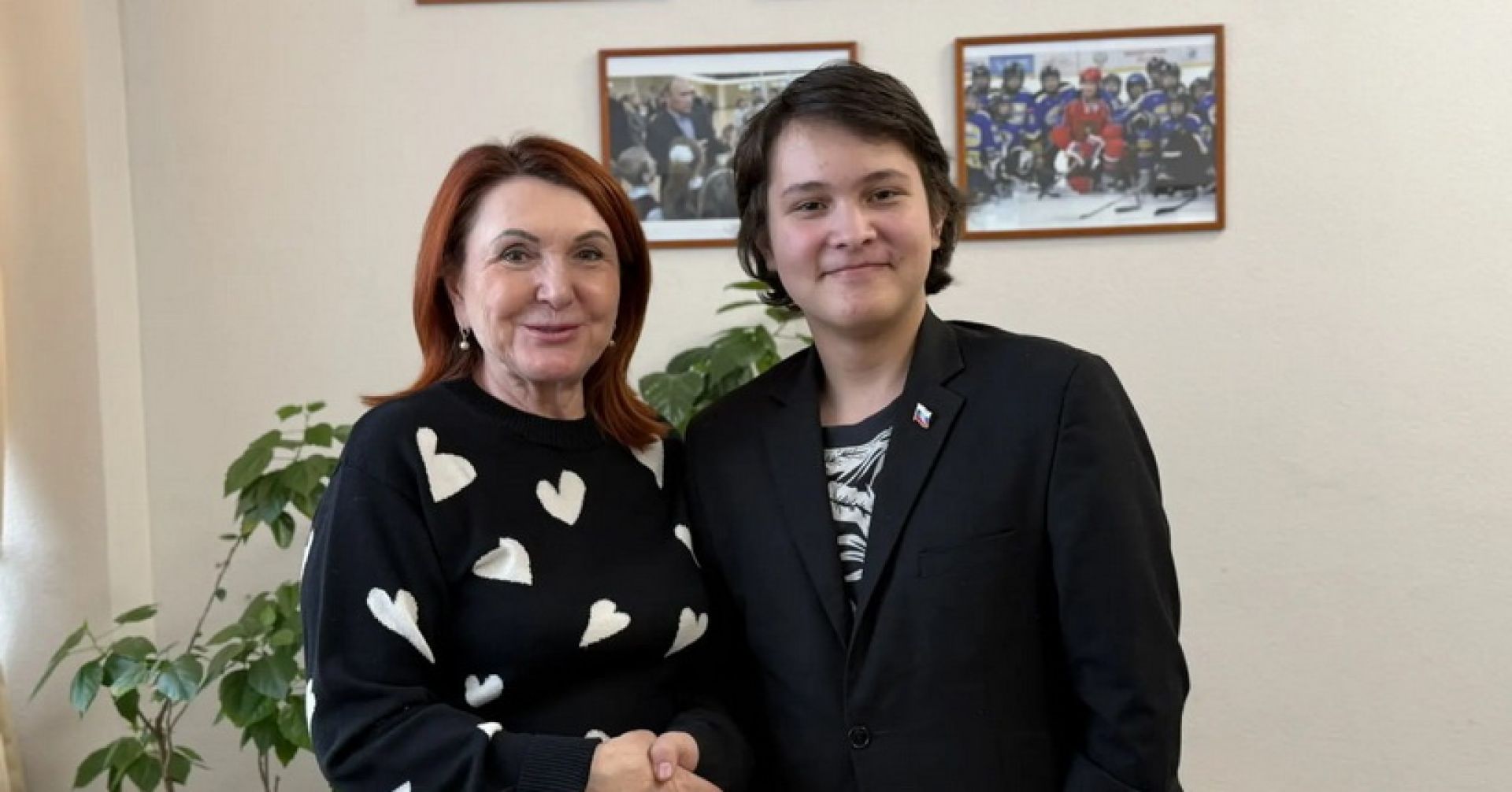 детский омбудсмен Надежда Болтенко и школьник Дима