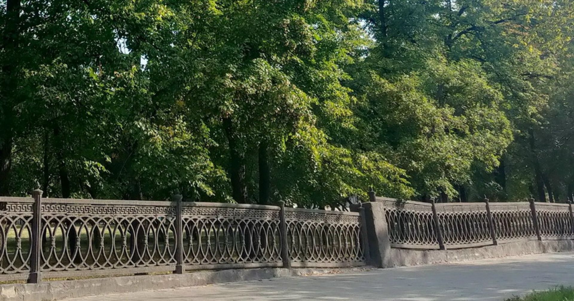 ограда Театрального сквера