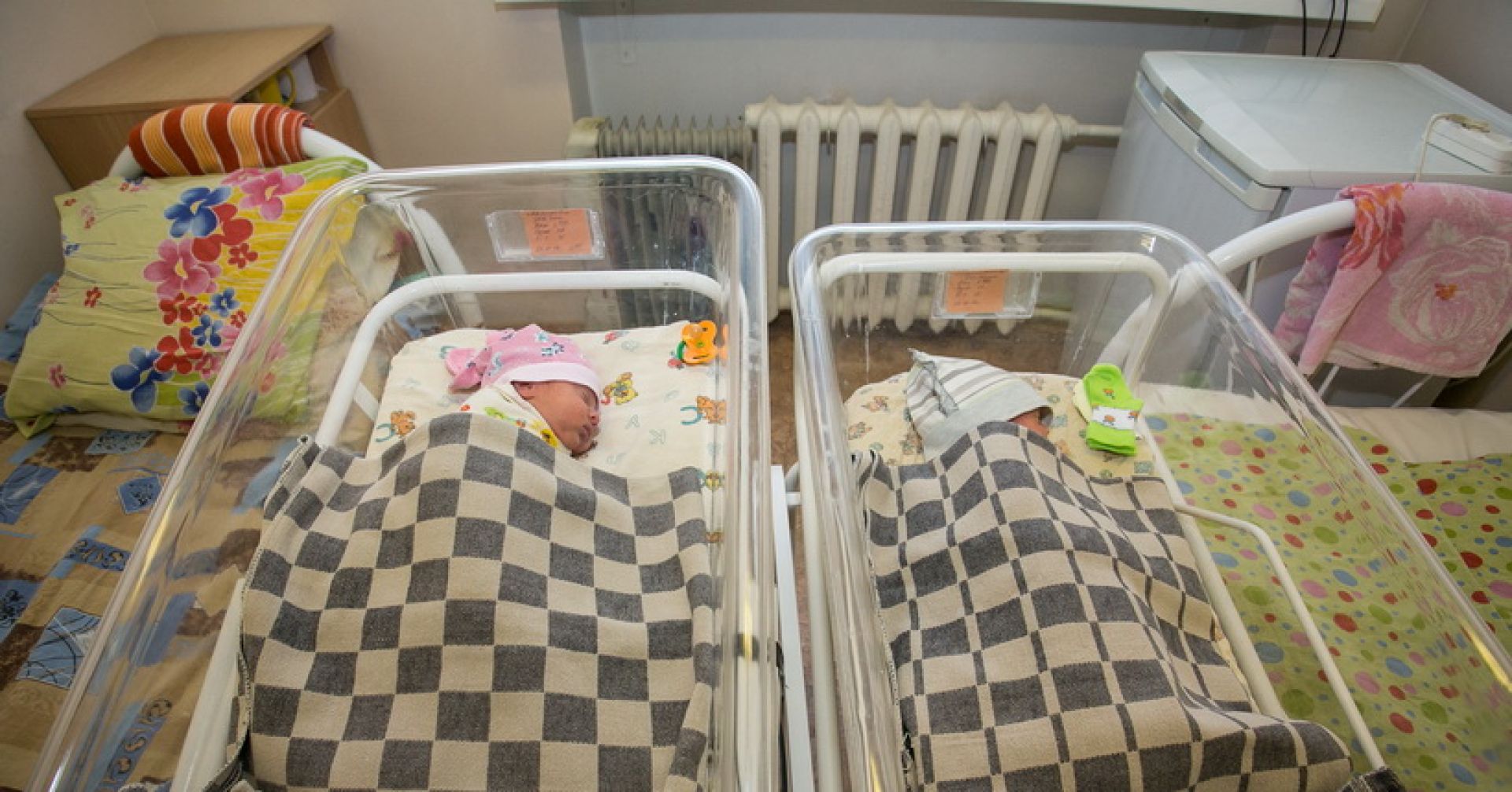 дети в роддоме