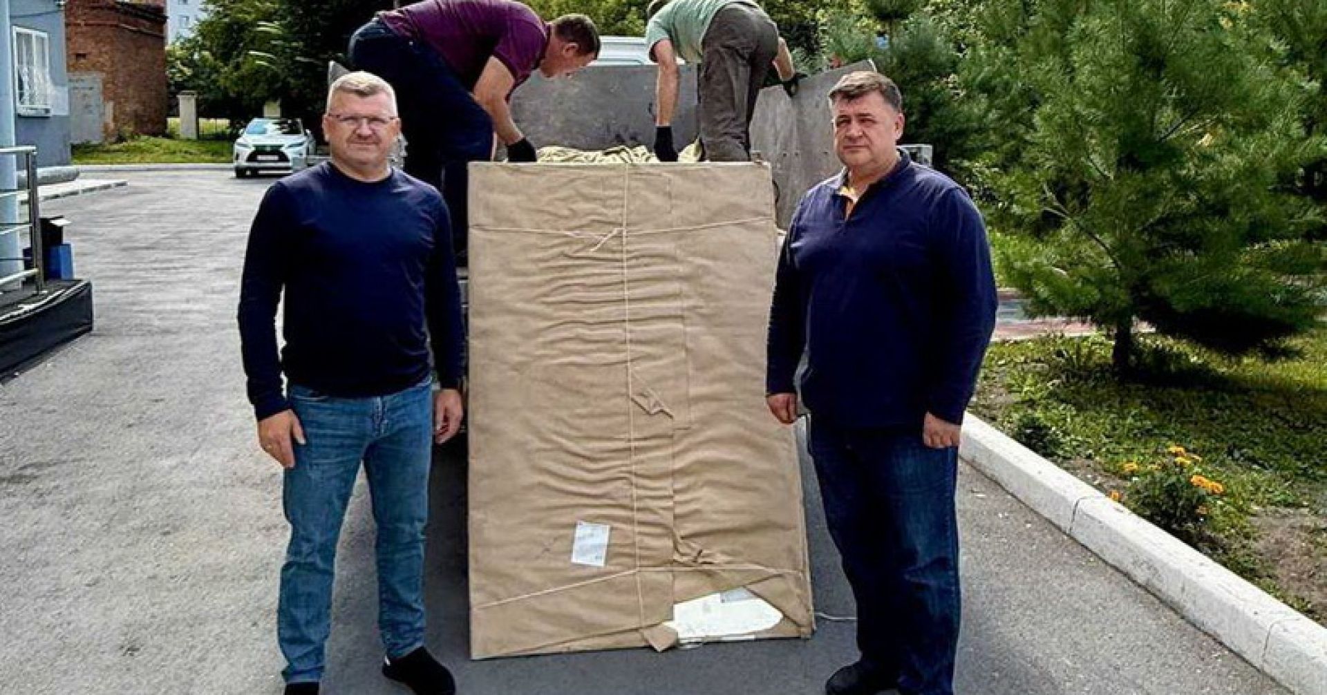 депутат Роман Сивак в детском доме