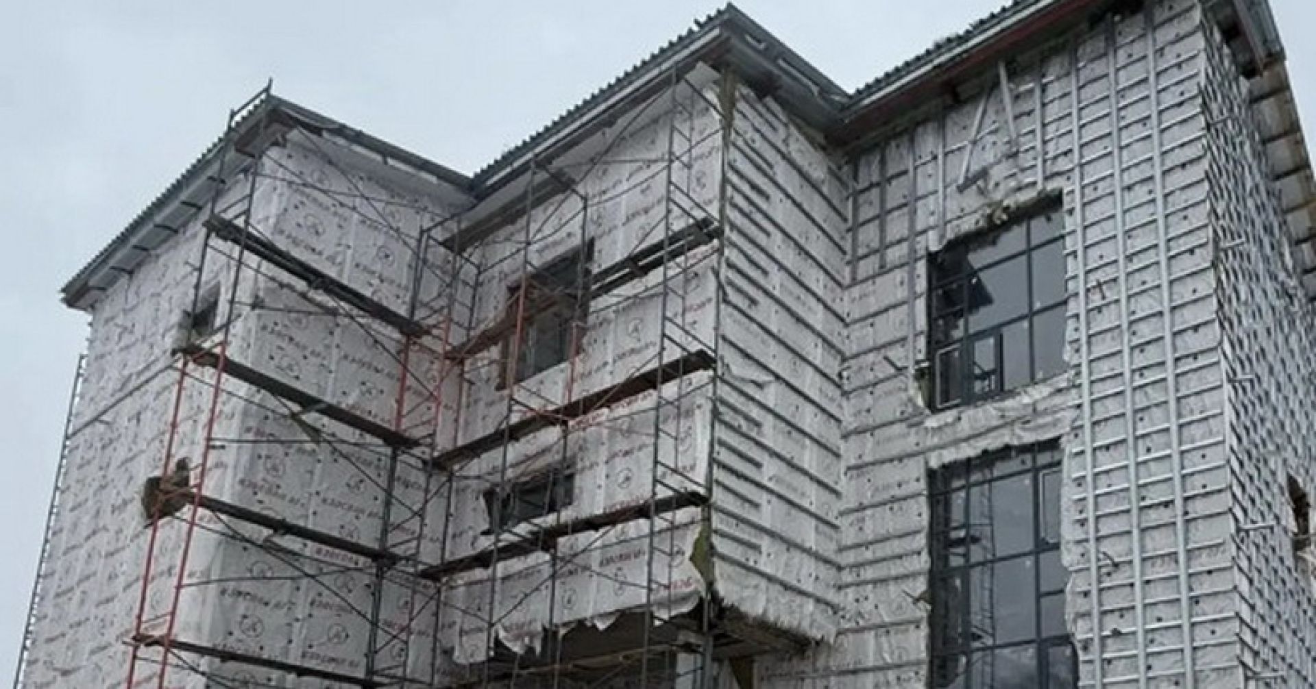 строится спорткомплекс в Северном