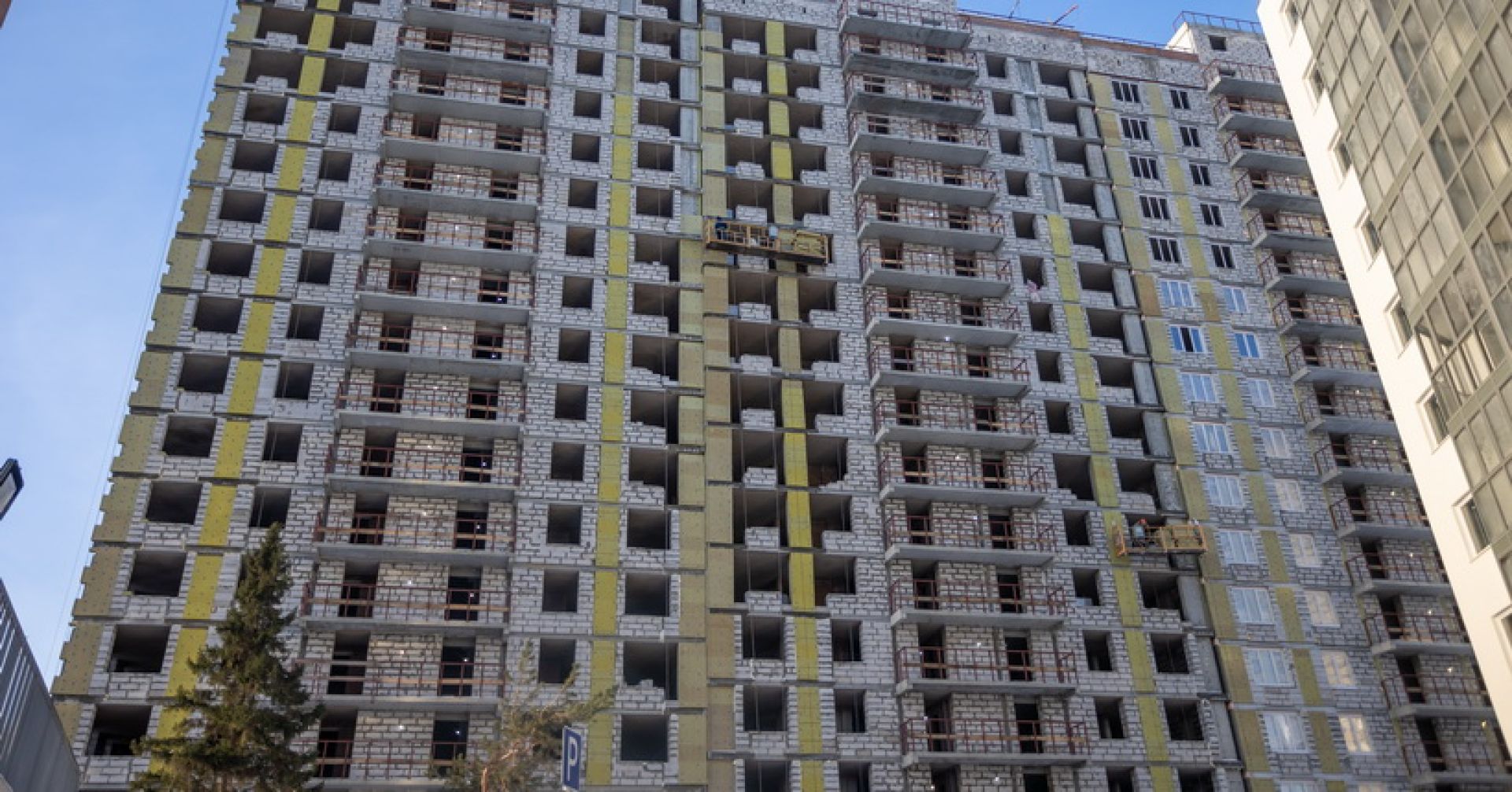 дом строится